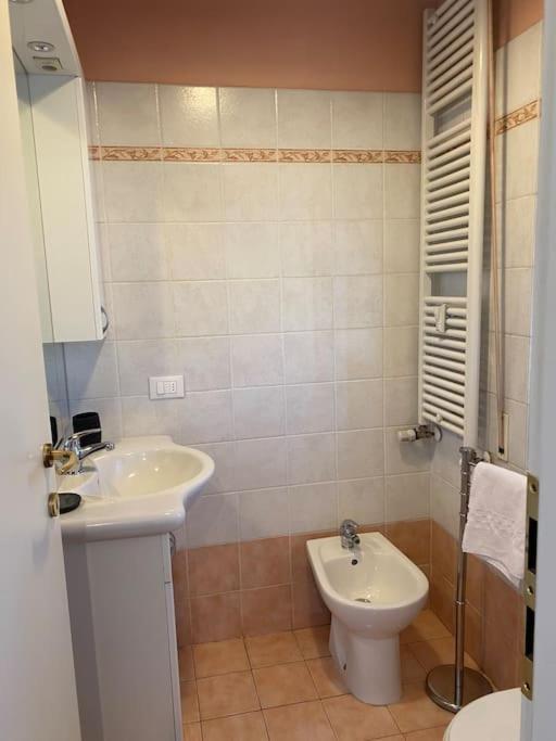Bright Apt With Views And Terrace Florencja Zewnętrze zdjęcie